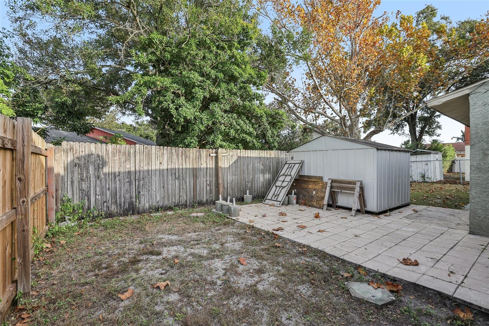 Listing photo id 25 for 5575 58th Street N