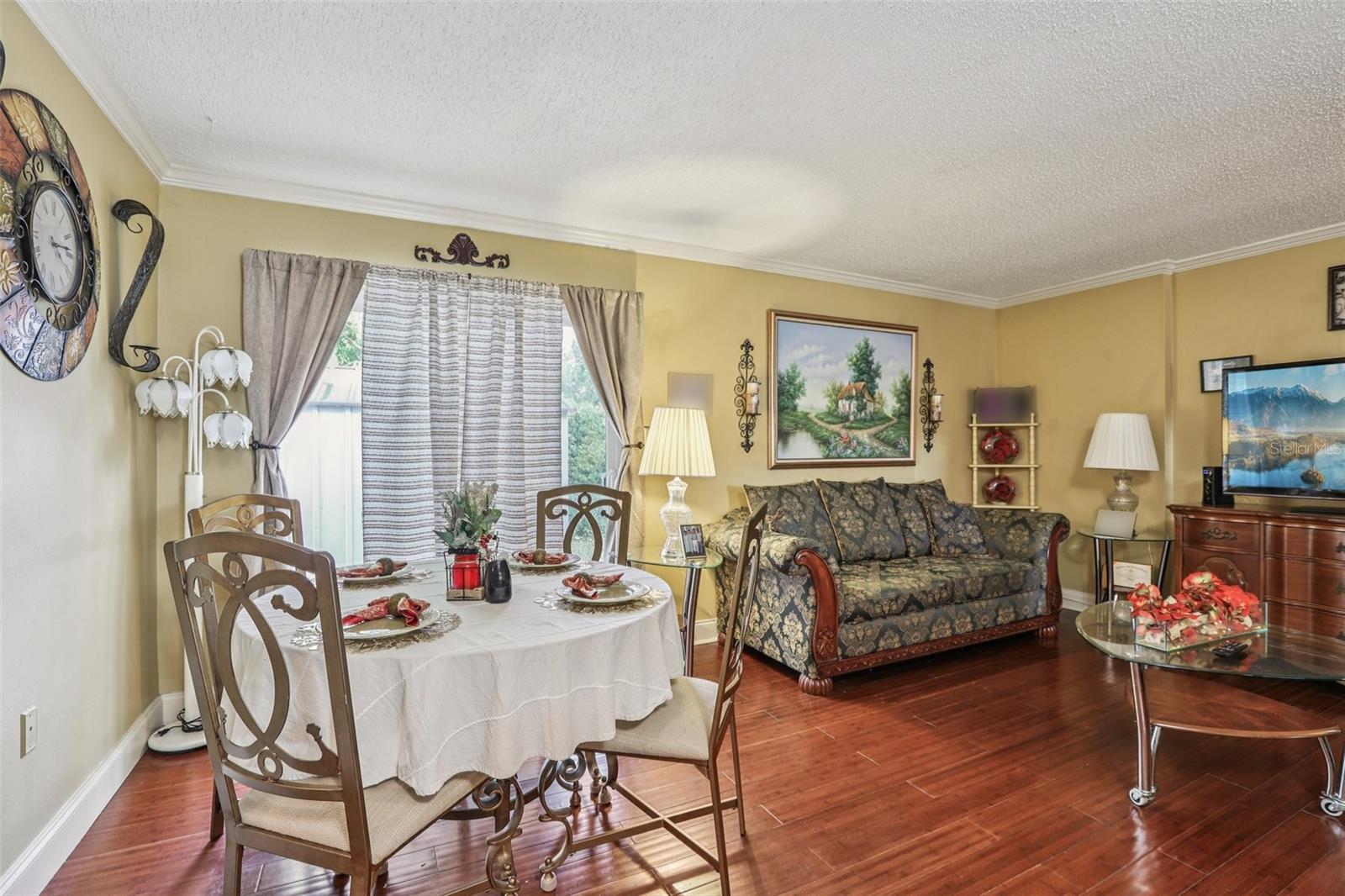 Listing photo id 1 for 5575 58th Street N