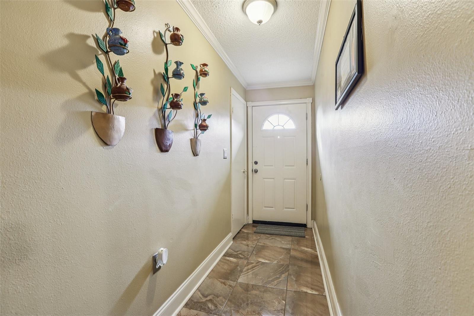 Listing photo id 28 for 5575 58th Street N