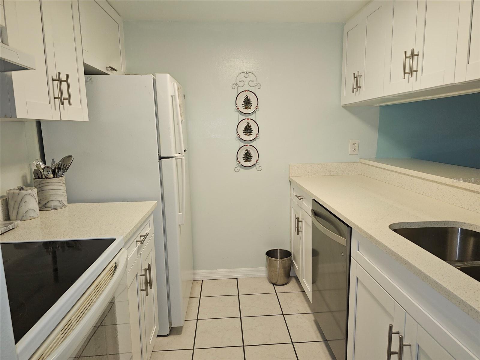 Image 7 of 28 For 2525 Bay Drive C12