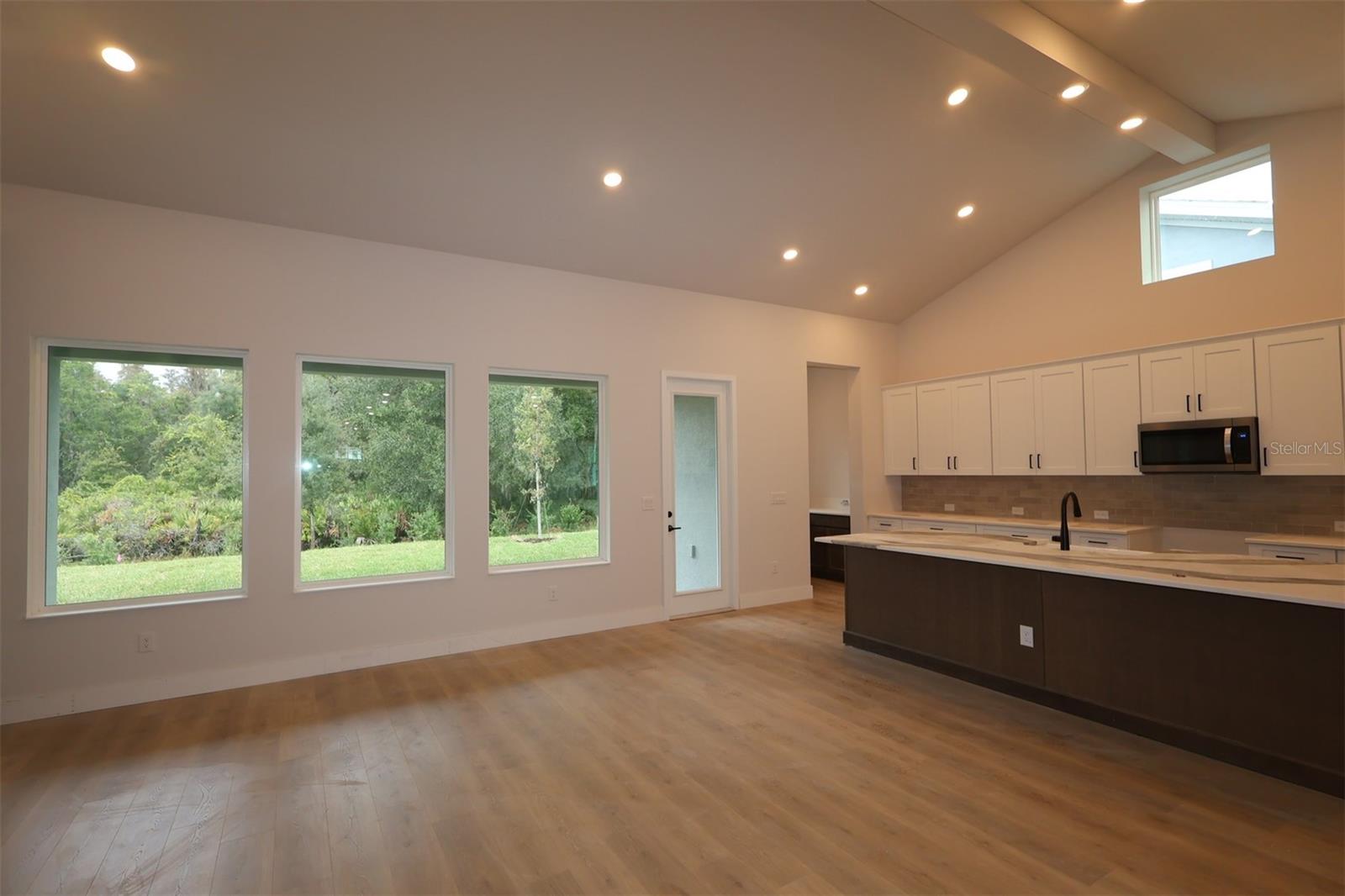 Image 4 of 9 For 31479 Hayman Loop