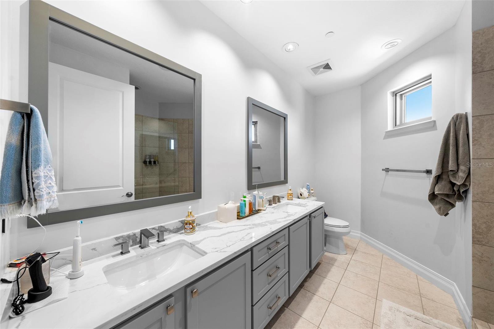 Image 52 of 61 For 449 12th Street 2602