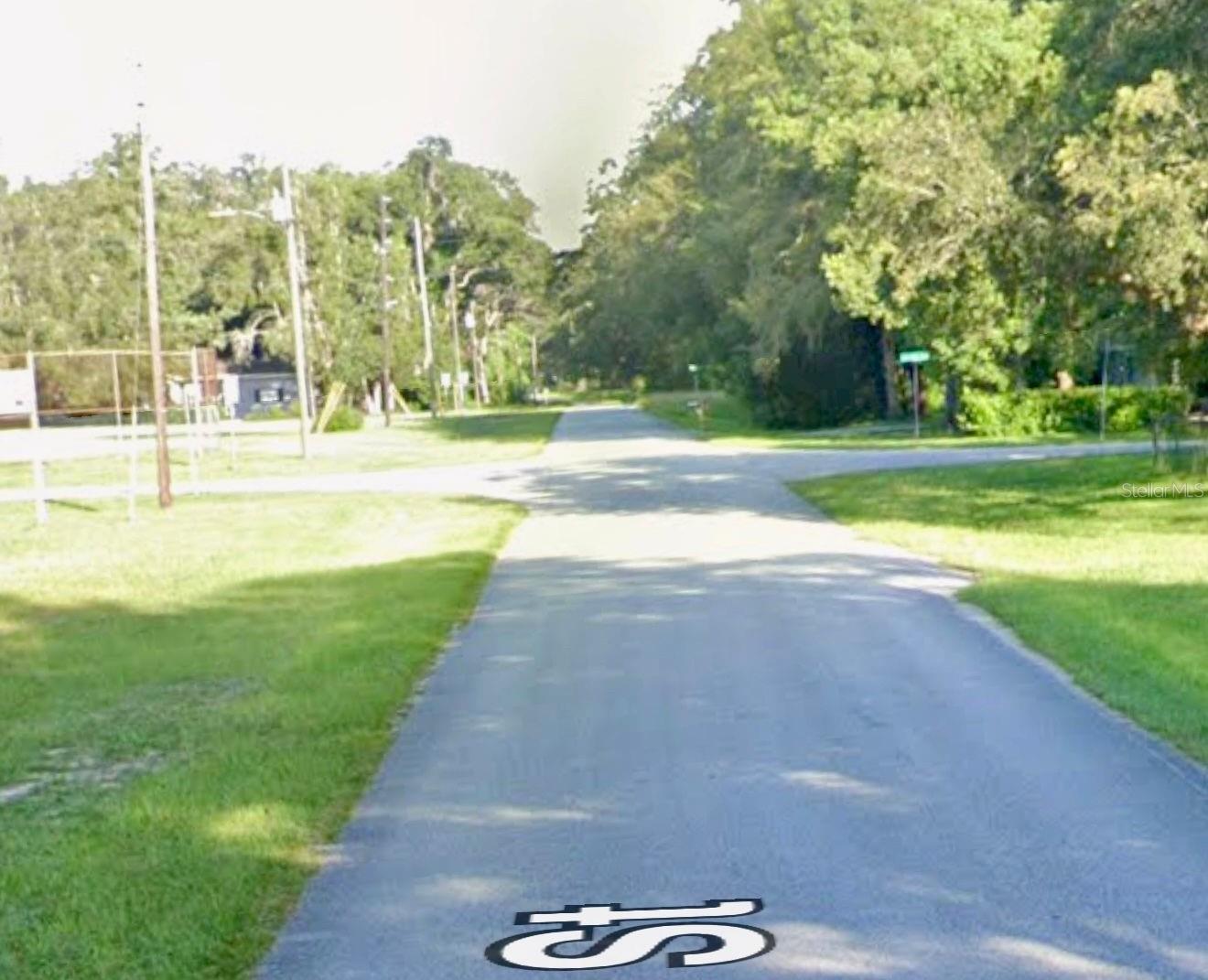 Listing photo id 10 for 16280 Palacky Street