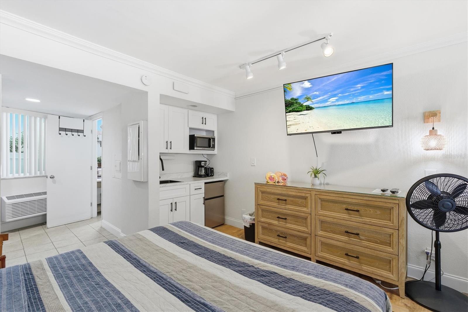 Image 13 of 42 For 445 Gulfview Boulevard 113