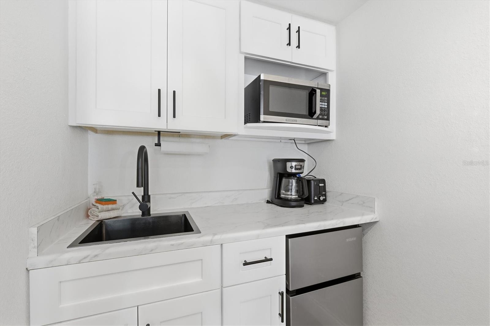 Image 9 of 42 For 445 Gulfview Boulevard 113