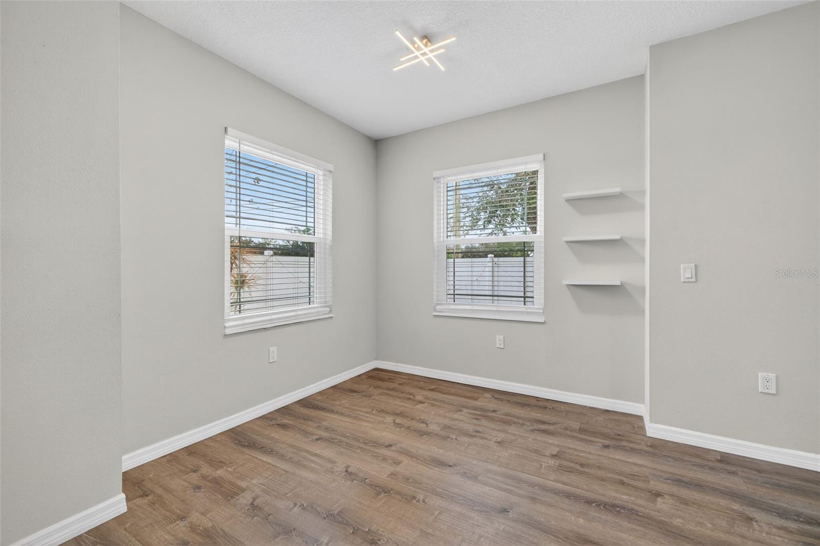 Image 14 of 35 For 4362 Tyler Circle N