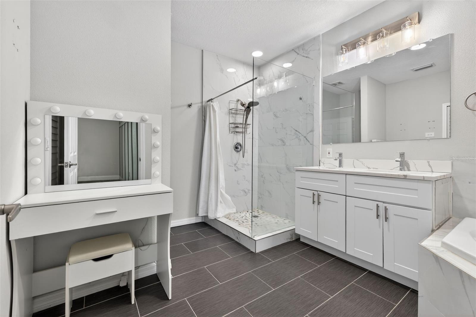 Image 27 of 35 For 4362 Tyler Circle N