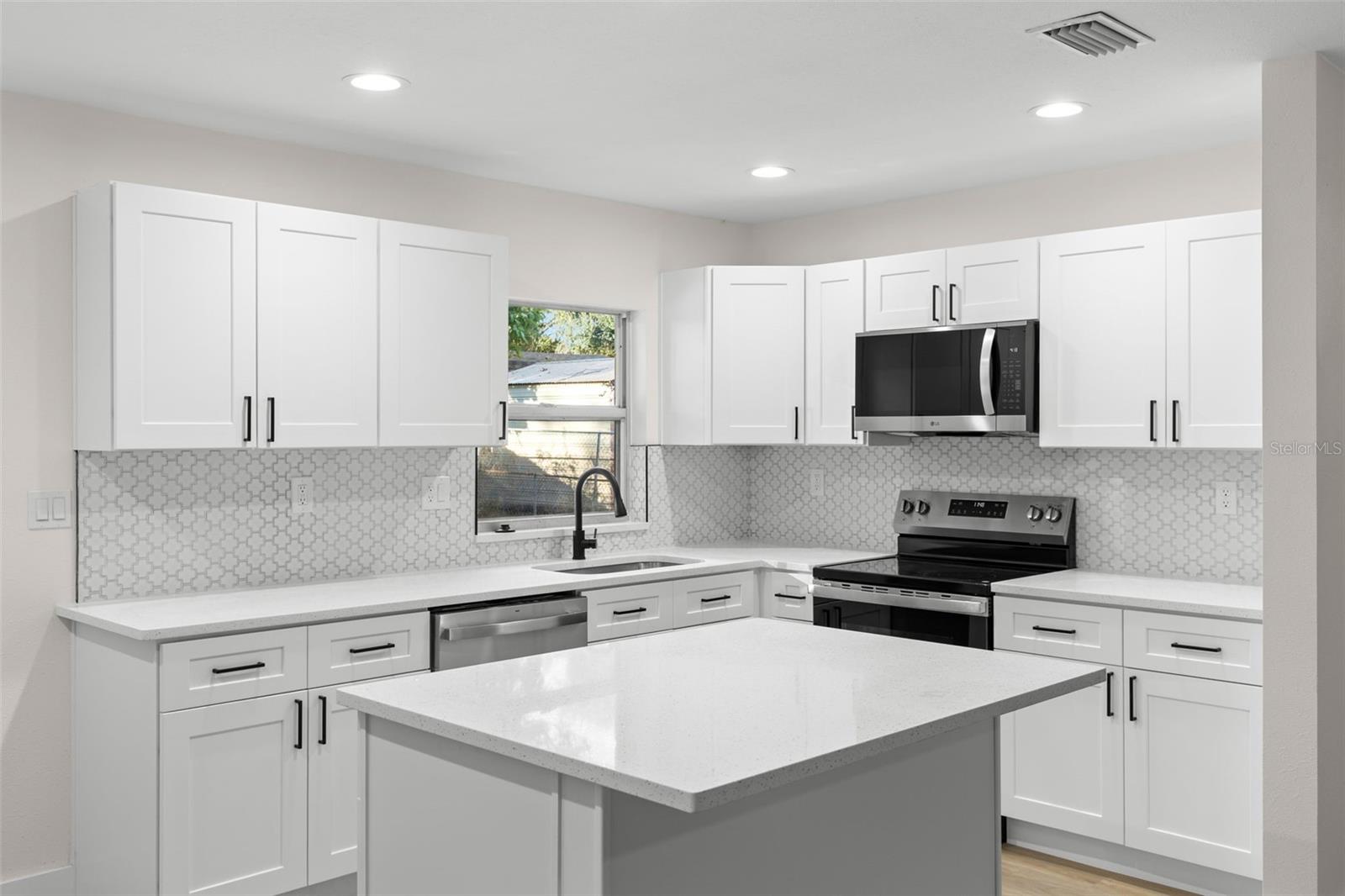 Image 5 of 12 For 10202 25th Street