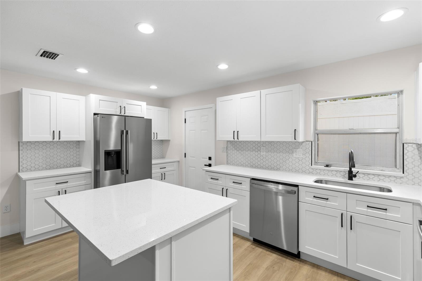 Image 6 of 12 For 10202 25th Street