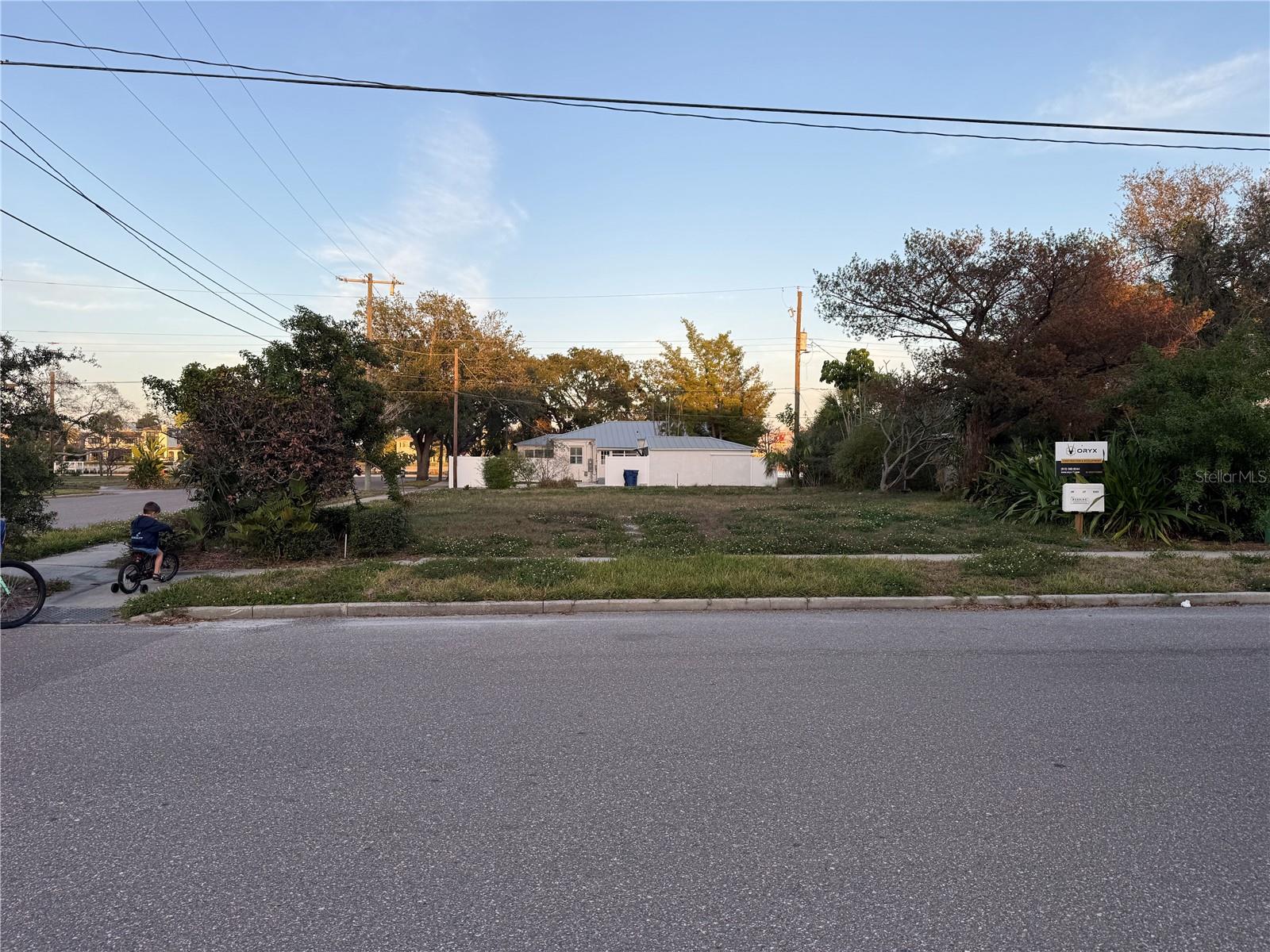 Image 4 of 4 For 401 Columbia Drive