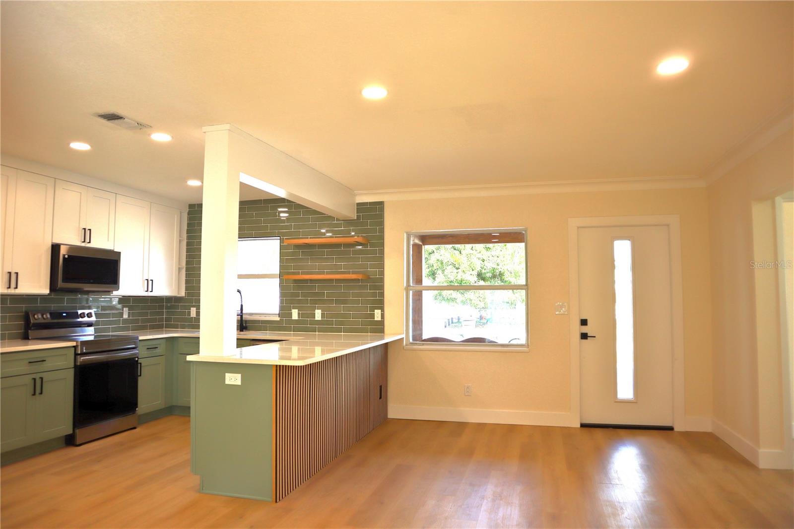 Image 6 of 21 For 3530 25th Avenue N