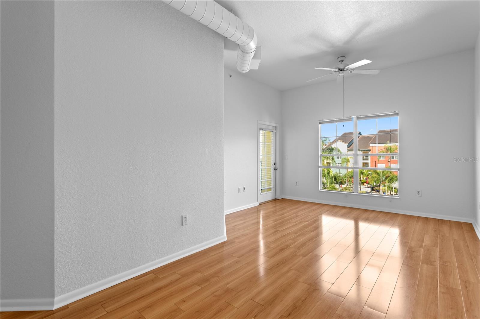 Image 16 of 40 For 2421 Horatio  835