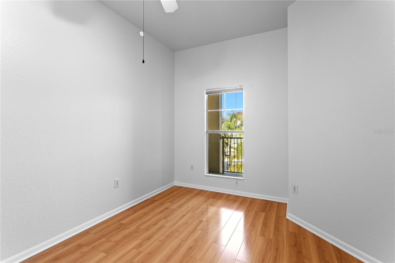 Image 20 of 40 For 2421 Horatio  835