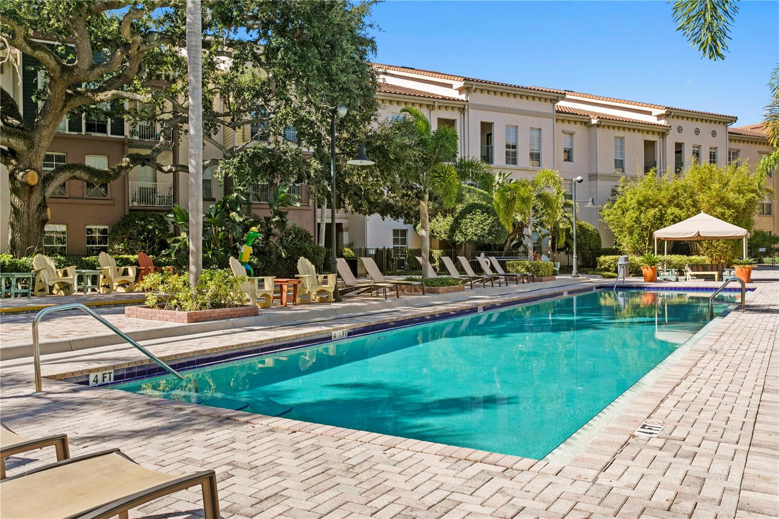 Image 32 of 40 For 2421 Horatio  835