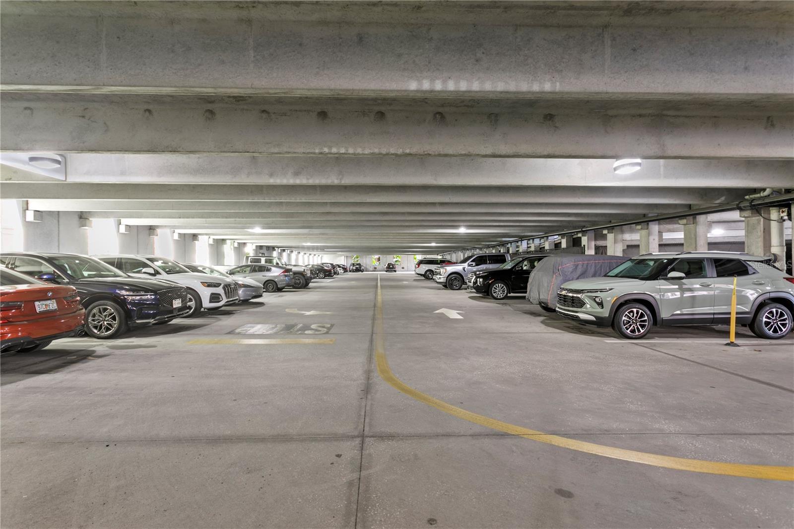 Image 35 of 40 For 2421 Horatio  835