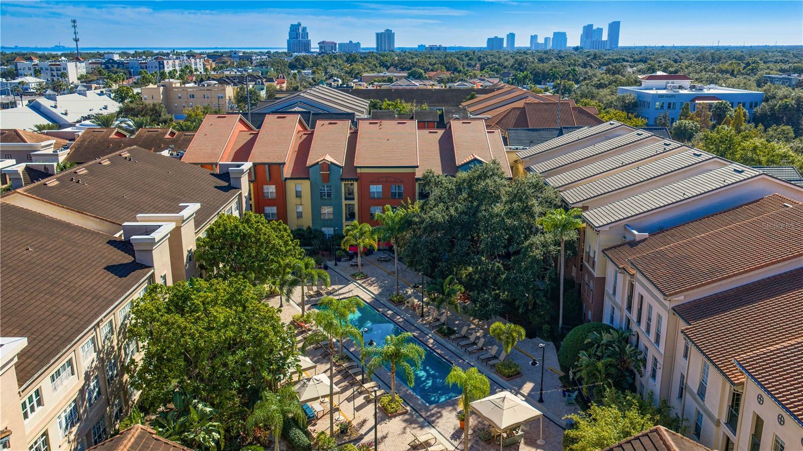 Image 36 of 40 For 2421 Horatio  835