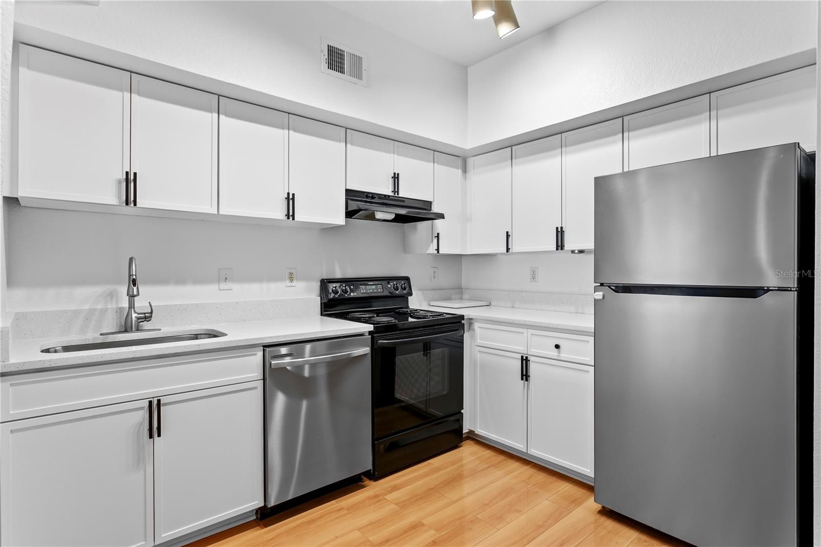 Image 6 of 40 For 2421 Horatio  835