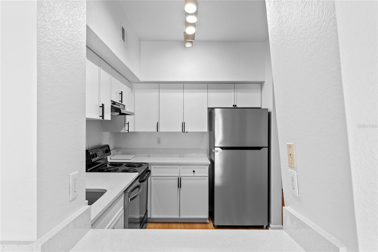 Image 7 of 40 For 2421 Horatio  835