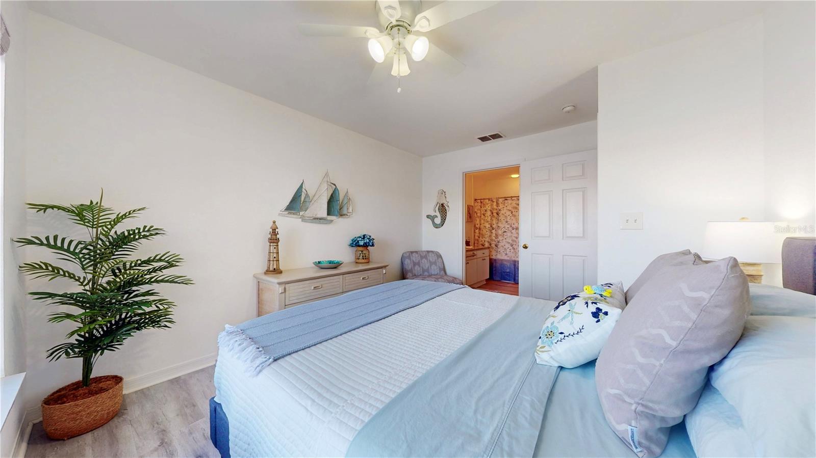 Image 22 of 49 For 9554 Lake Chase Island Way 9554