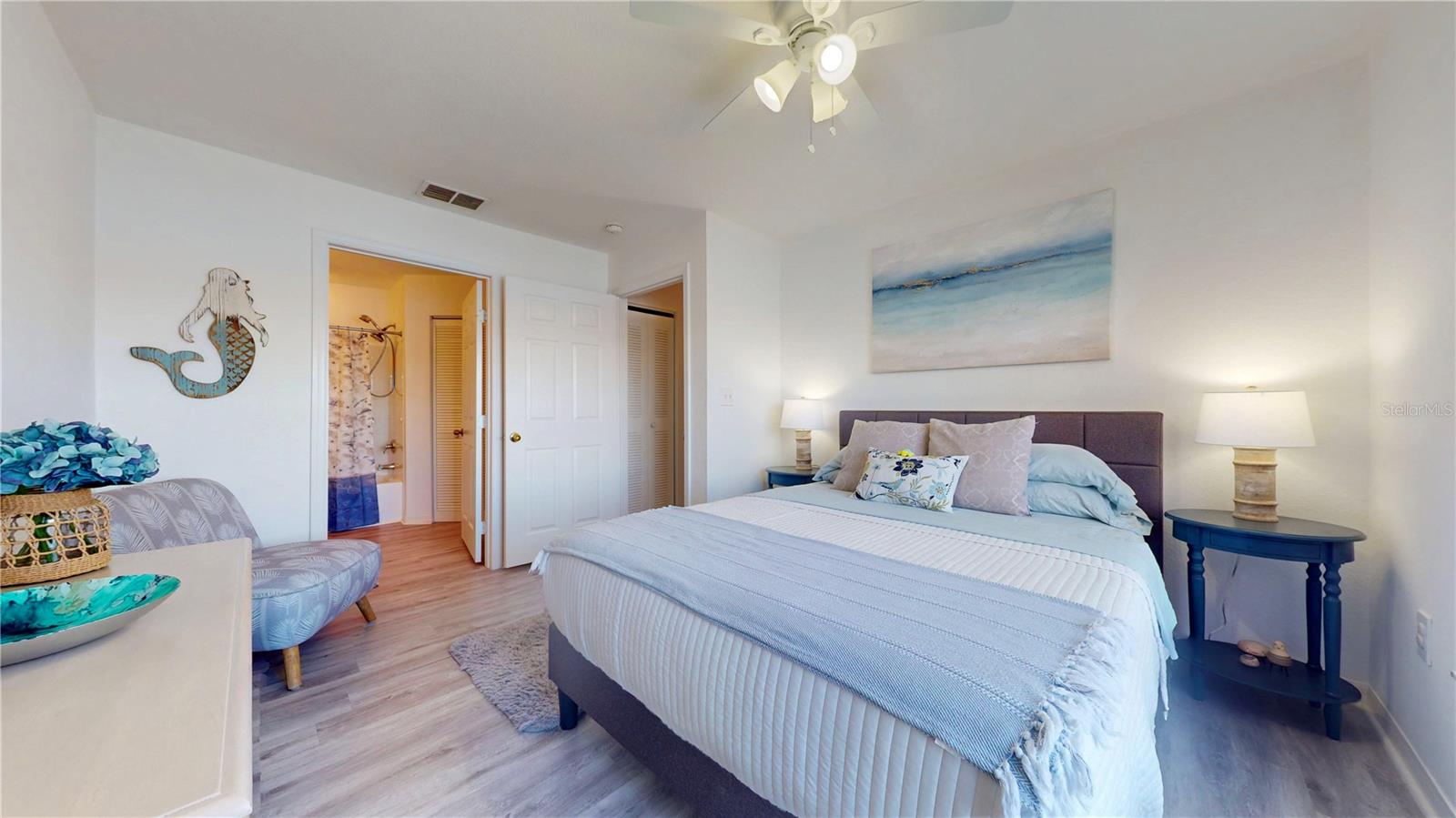 Image 23 of 49 For 9554 Lake Chase Island Way 9554