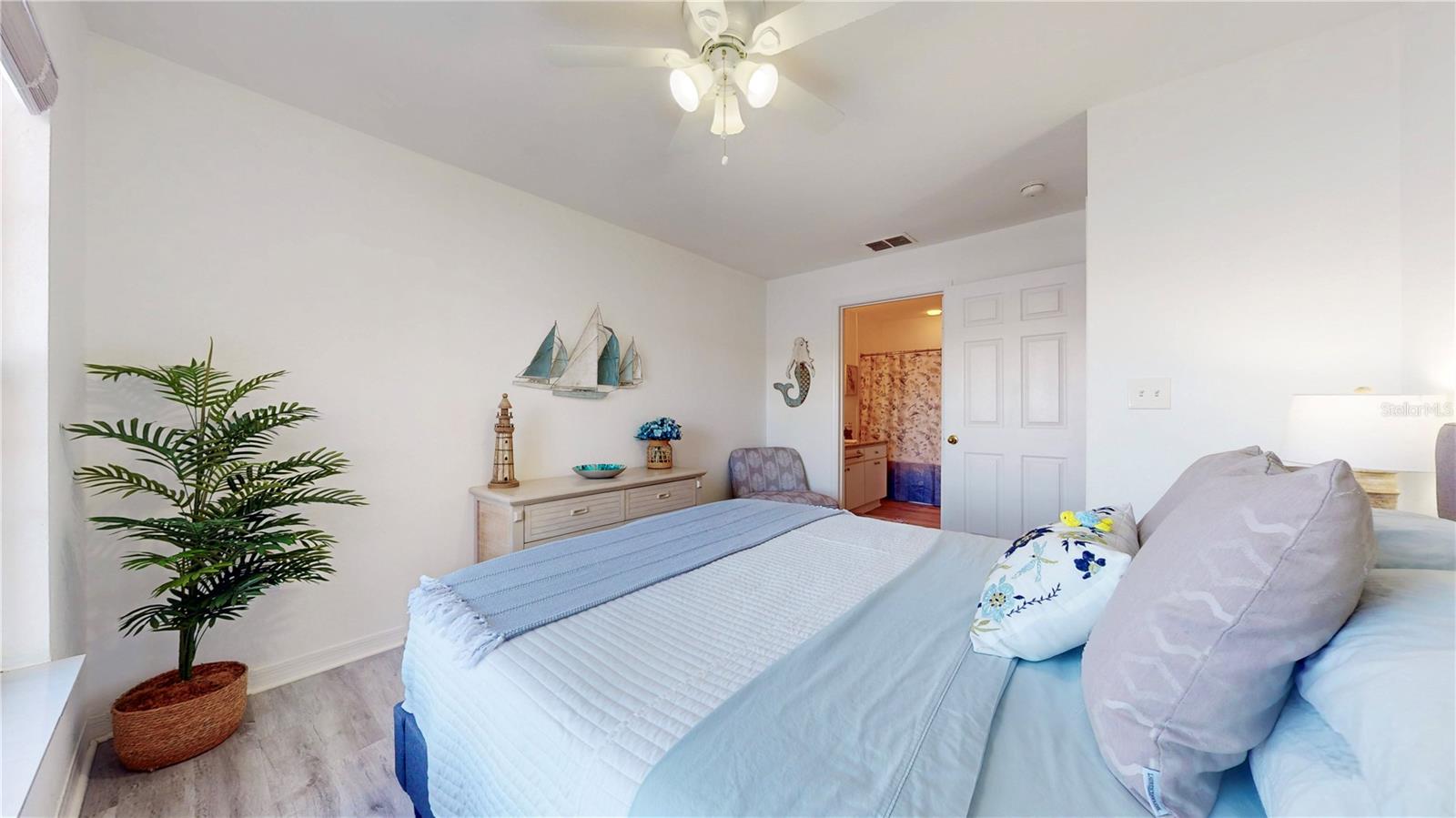 Image 26 of 49 For 9554 Lake Chase Island Way 9554