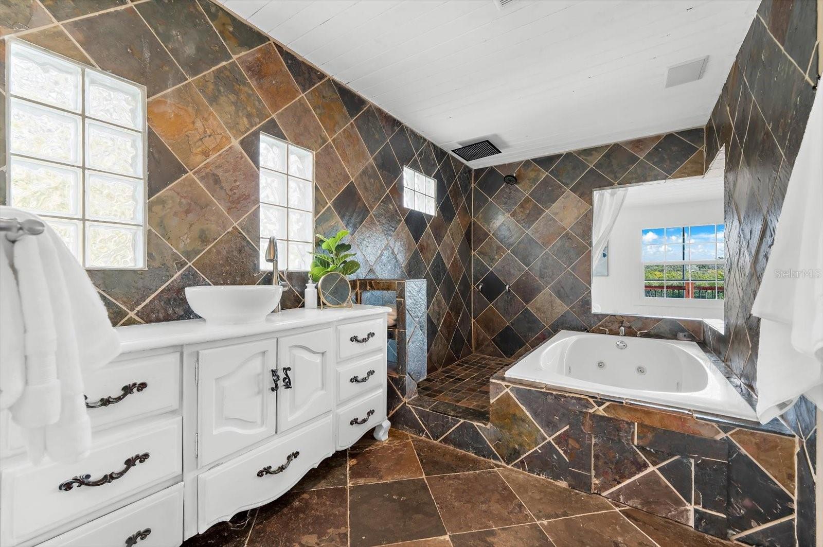 Image 27 of 78 For 628 Mayo Street