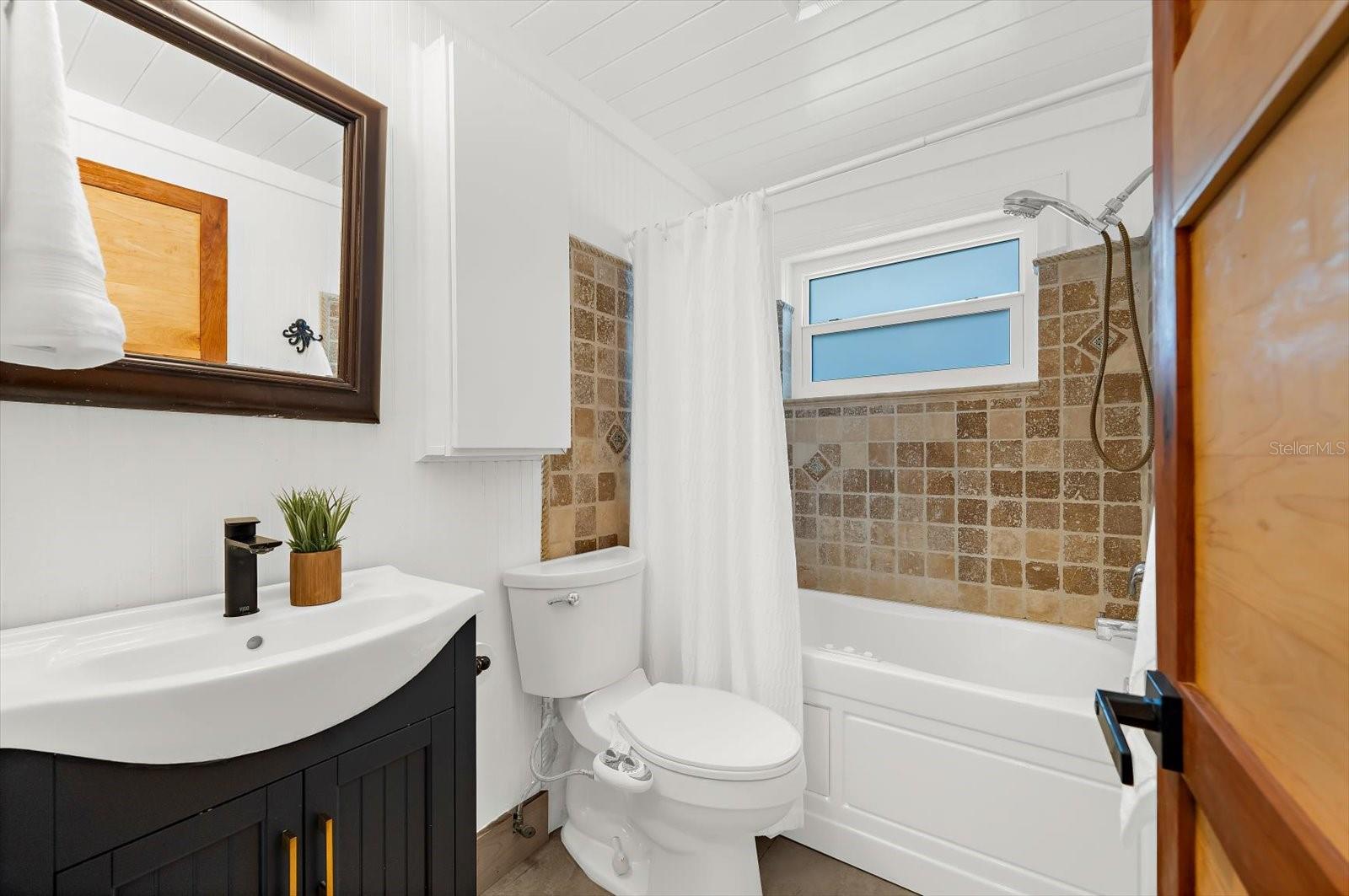 Image 36 of 78 For 628 Mayo Street