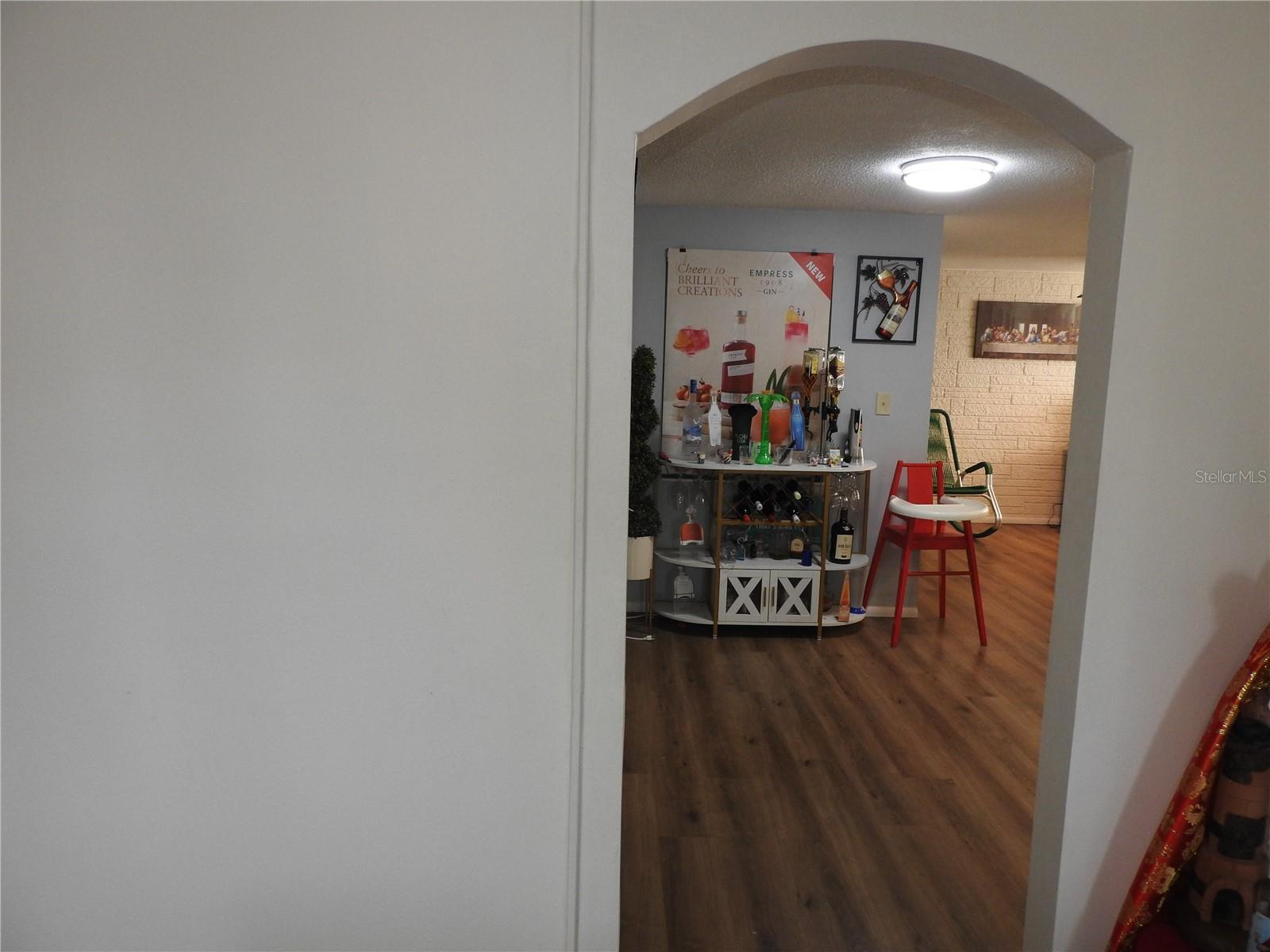 Listing photo id 10 for 1324 Viking Drive