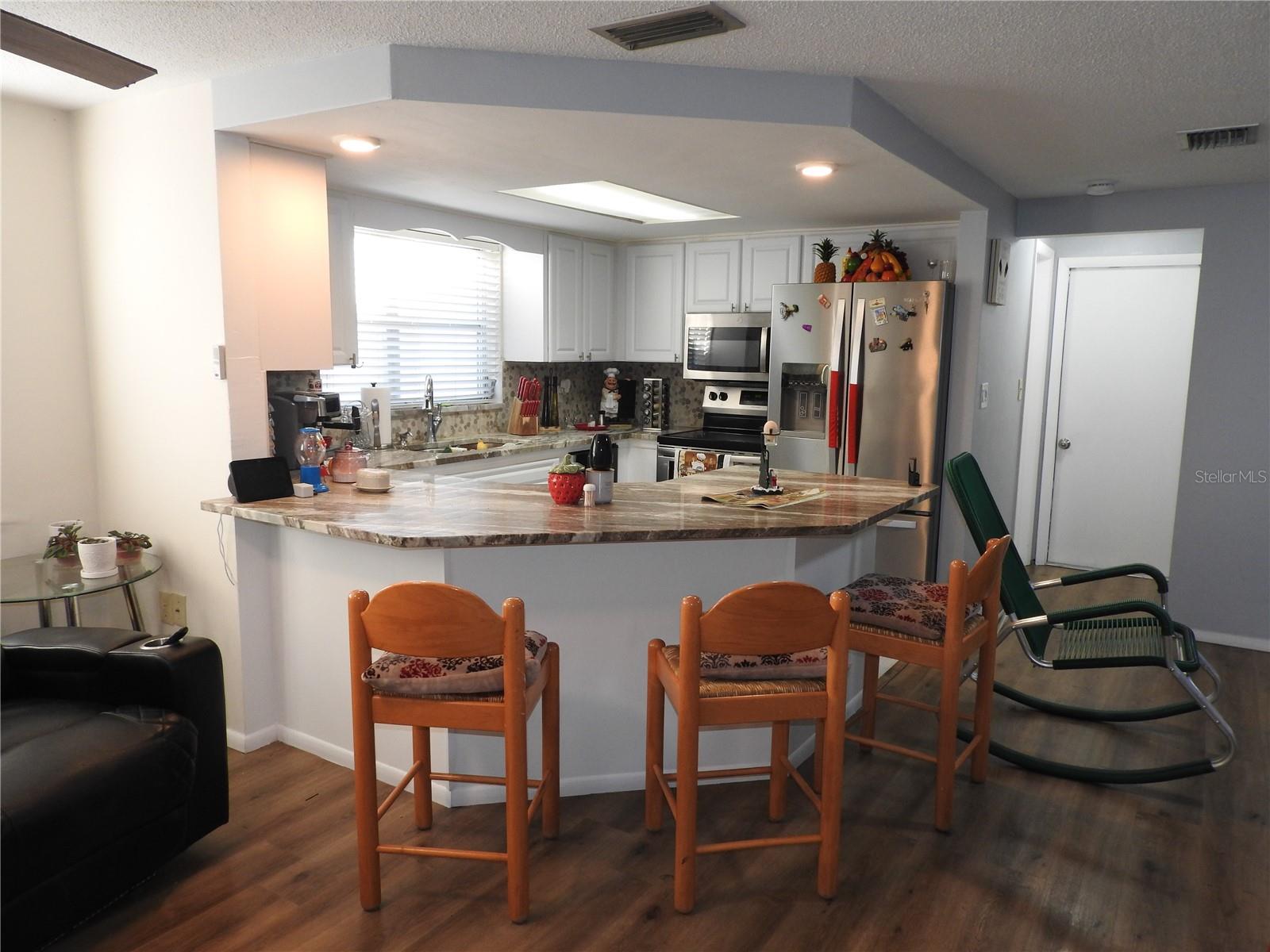 Listing photo id 13 for 1324 Viking Drive