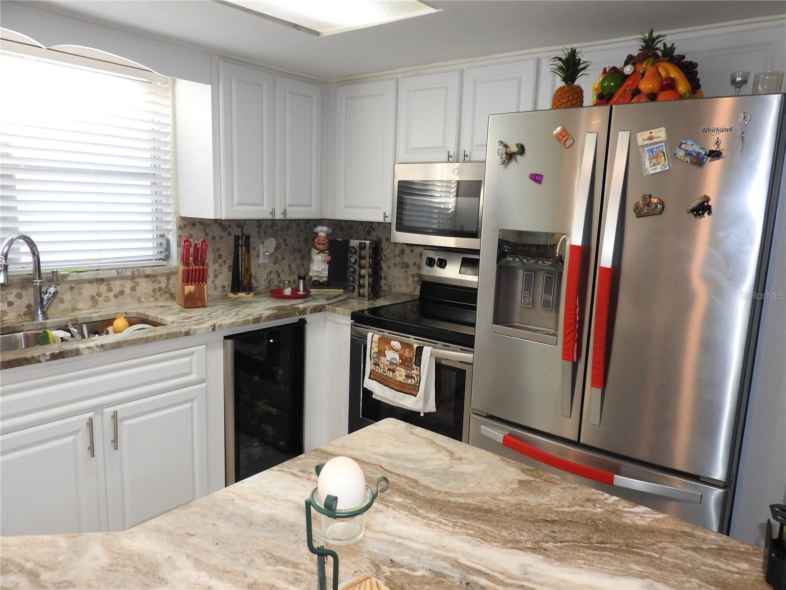 Listing photo id 14 for 1324 Viking Drive