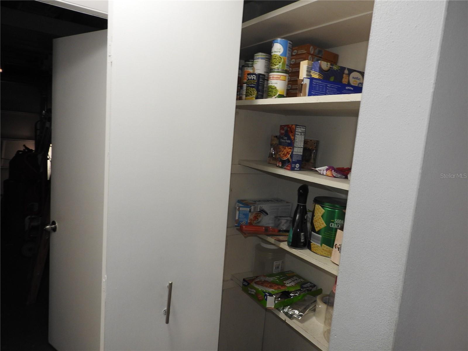 Listing photo id 17 for 1324 Viking Drive