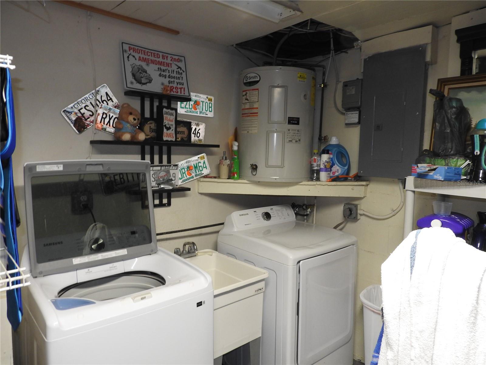 Listing photo id 28 for 1324 Viking Drive