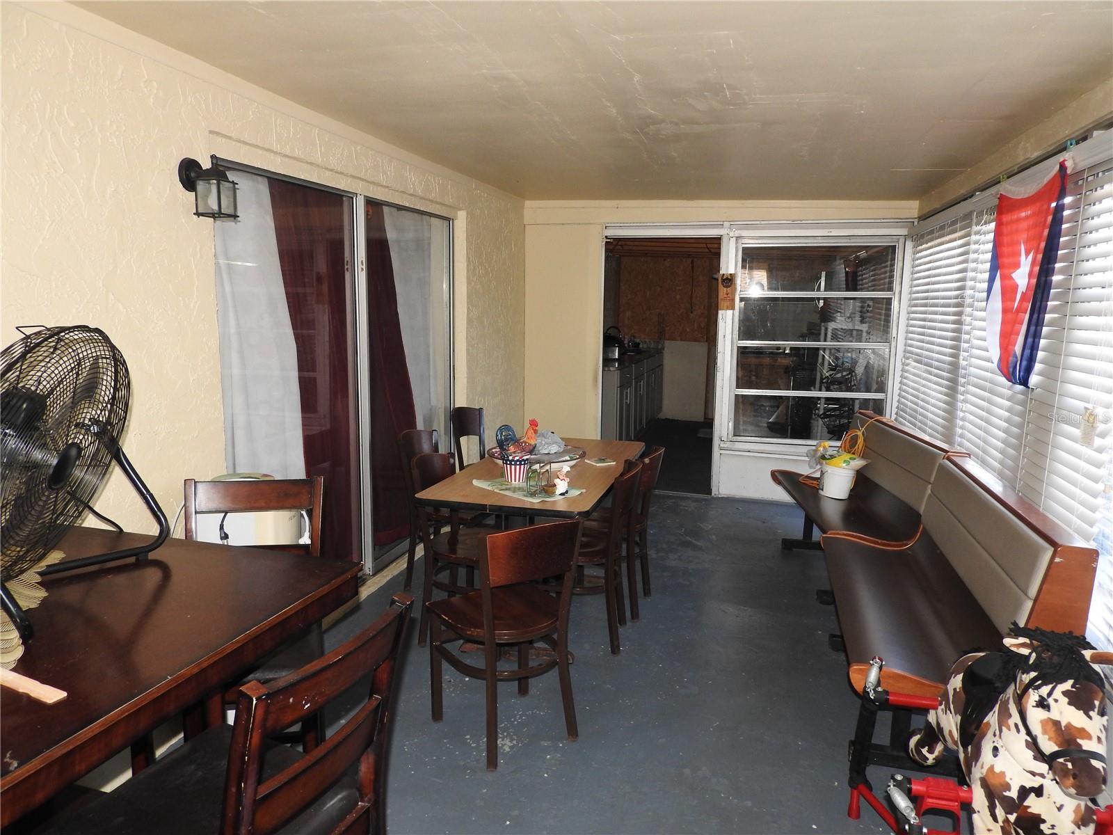 Listing photo id 31 for 1324 Viking Drive