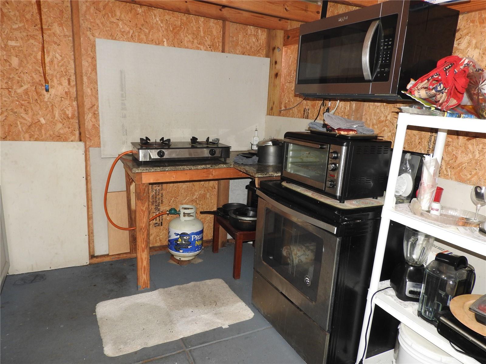 Listing photo id 35 for 1324 Viking Drive