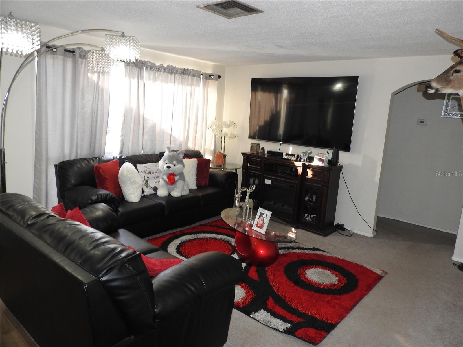 Listing photo id 7 for 1324 Viking Drive