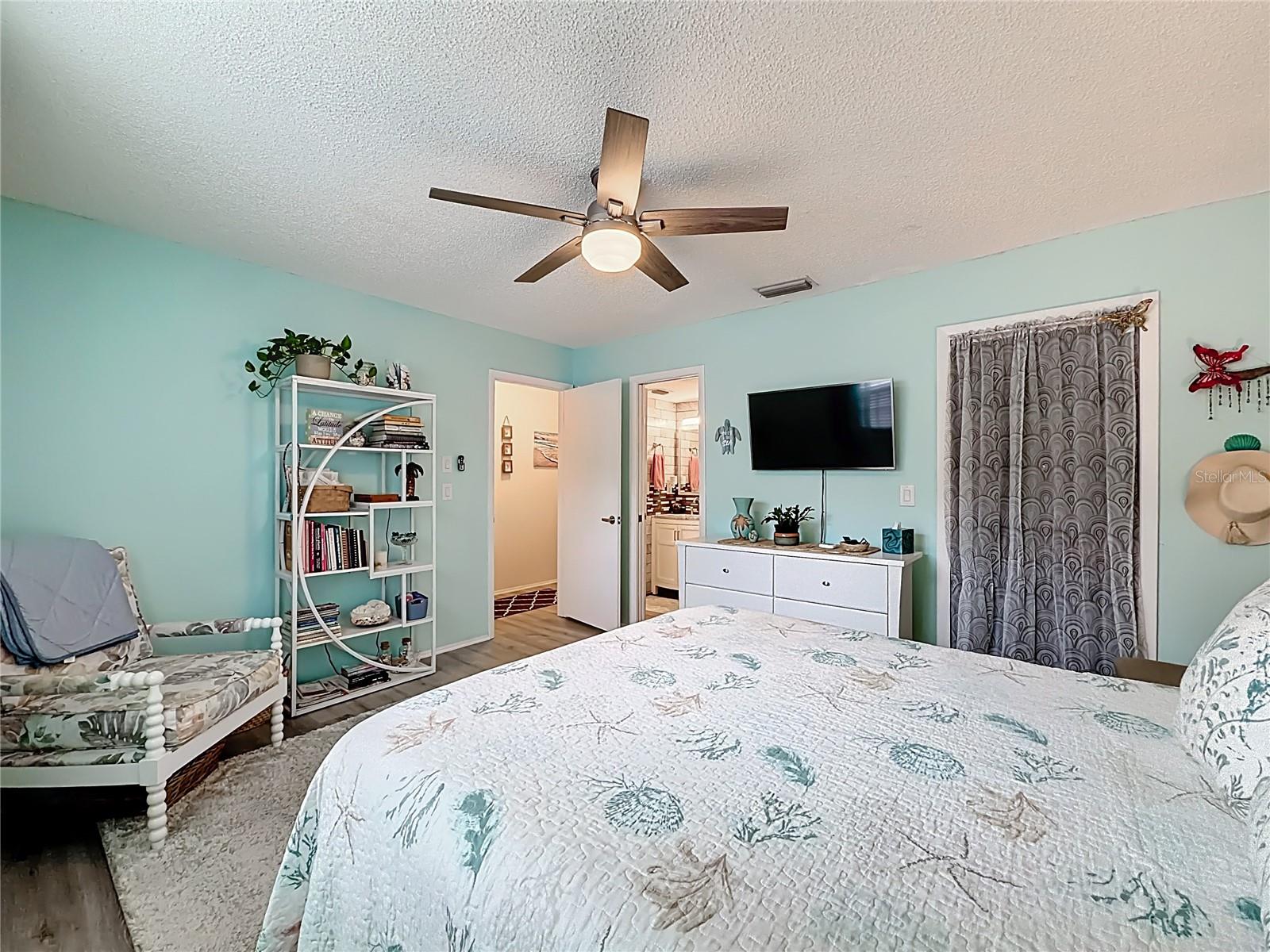 Image 23 of 43 For 502 Bough Avenue