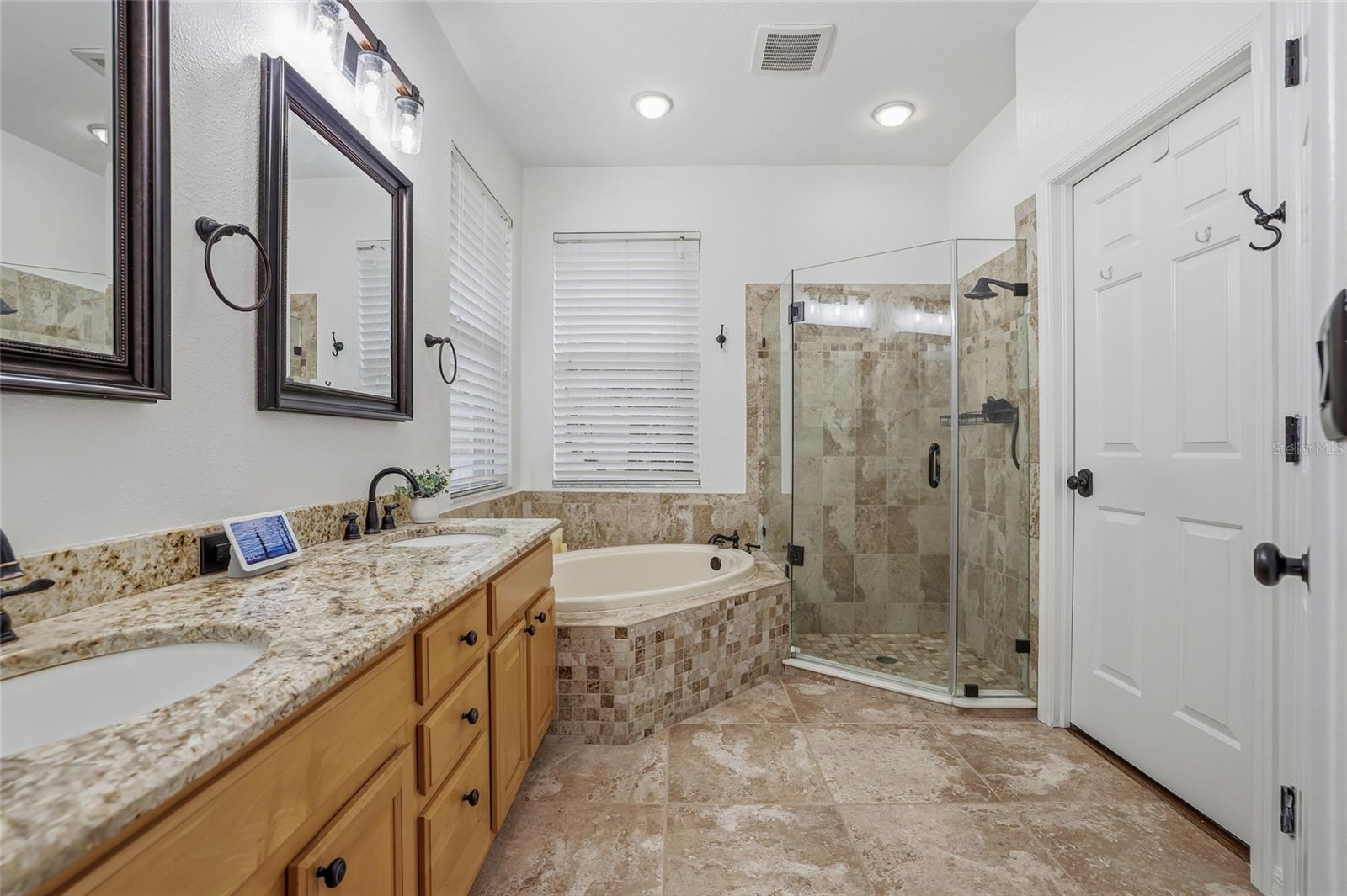 Image 25 of 57 For 10403 Applecross Lane