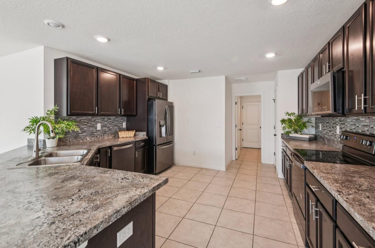 Image 11 of 49 For 7439 Northern Lights Drive