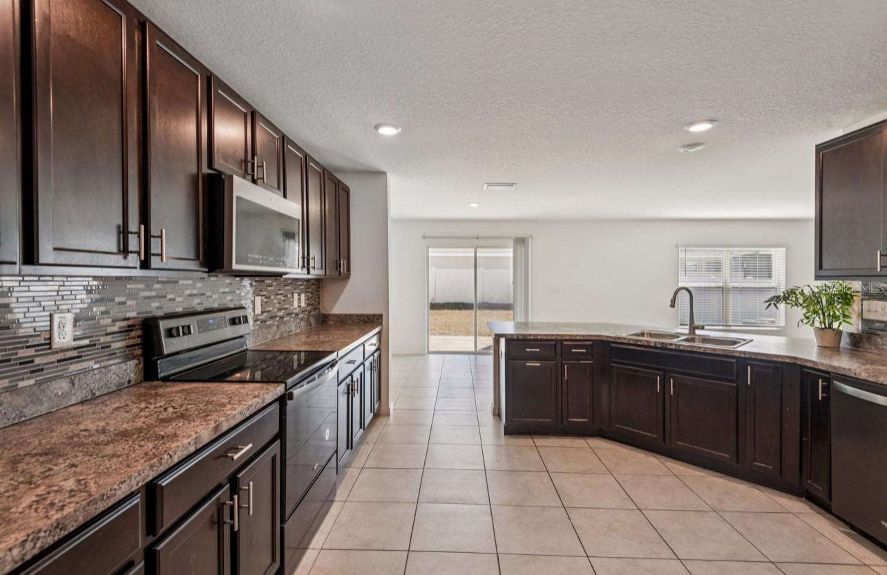 Image 14 of 49 For 7439 Northern Lights Drive