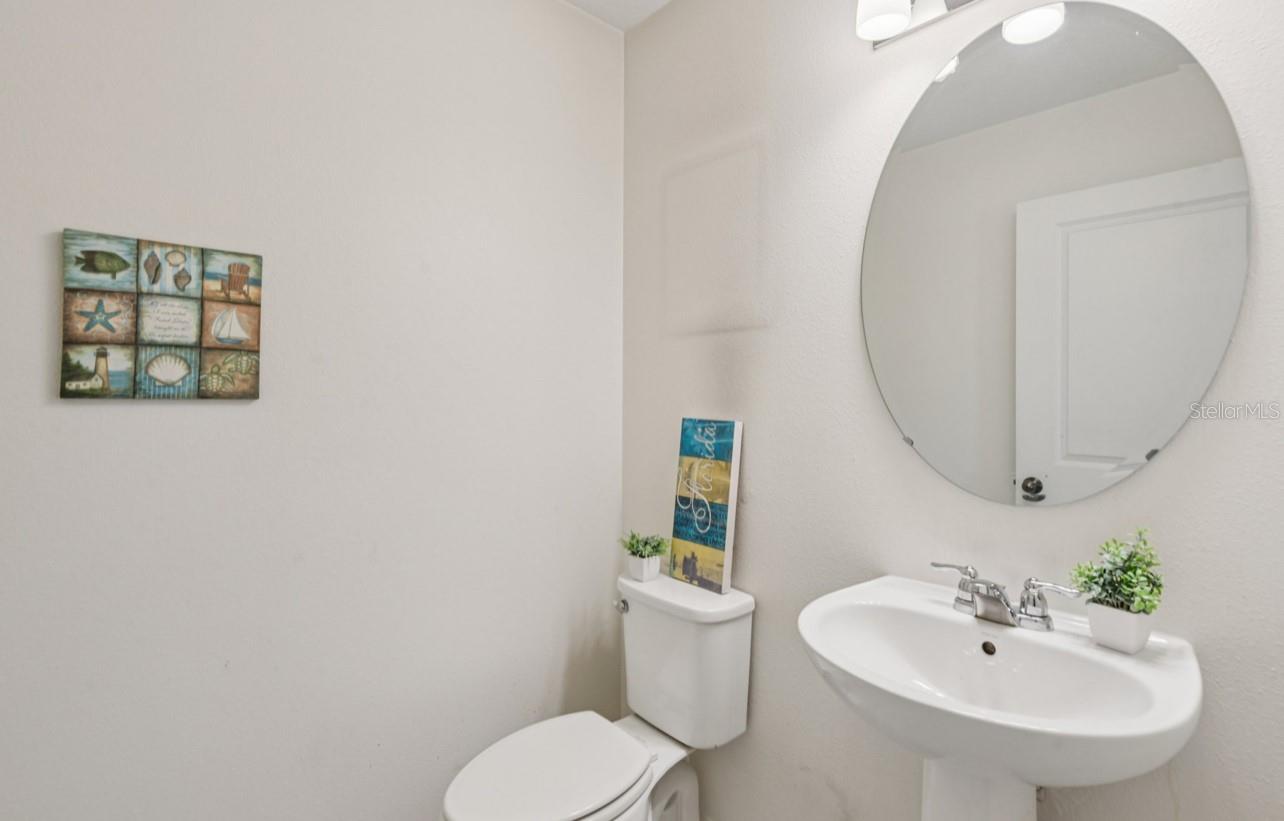 Image 17 of 49 For 7439 Northern Lights Drive