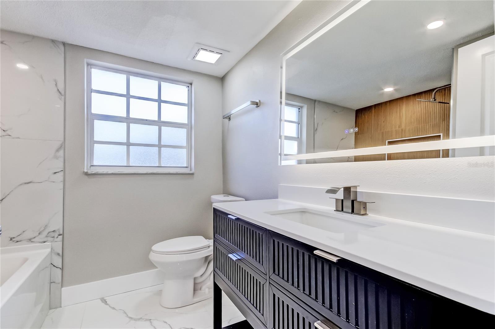 Image 28 of 70 For 1992 Arvis Circle E