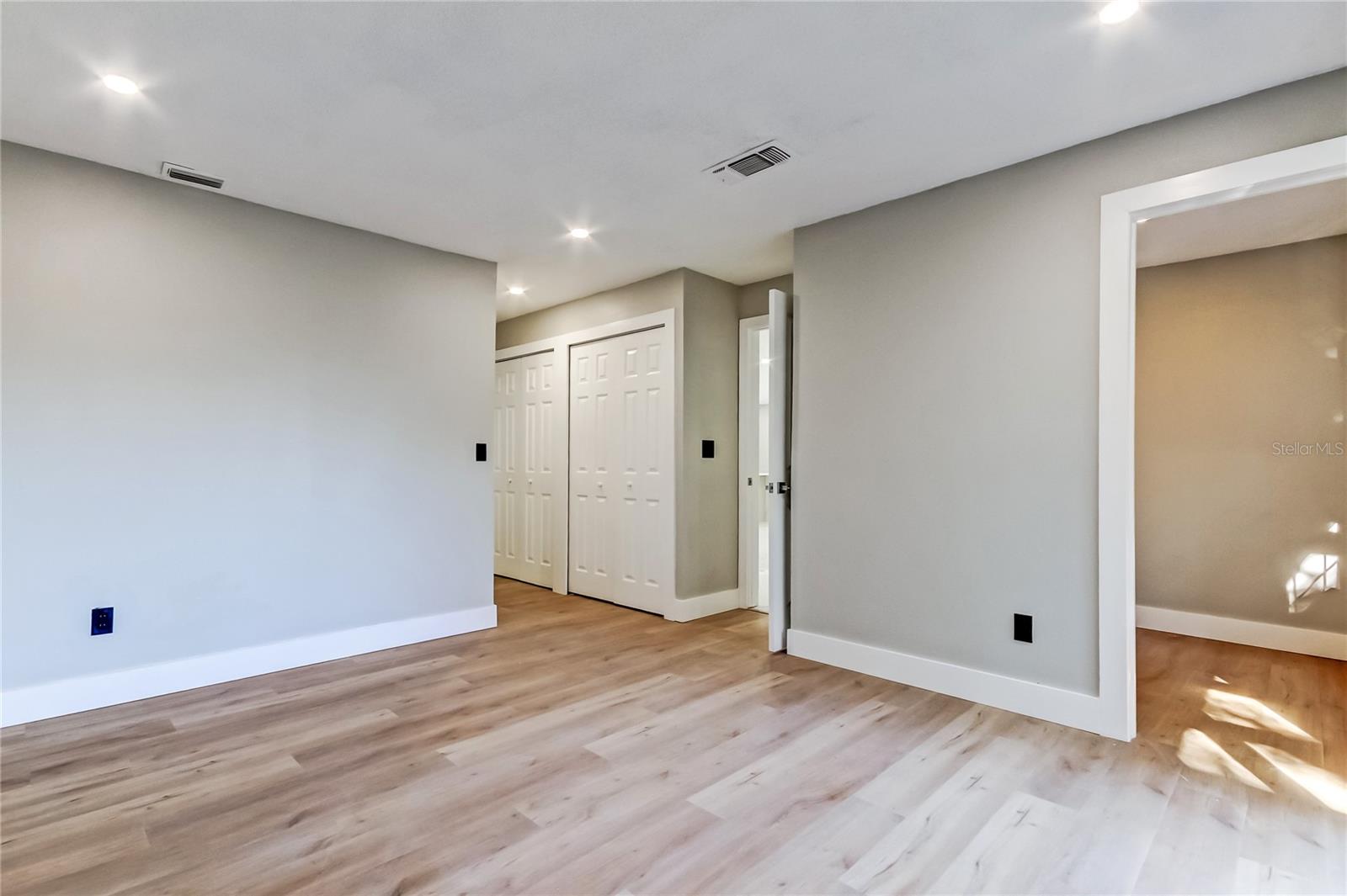 Image 41 of 70 For 1992 Arvis Circle E