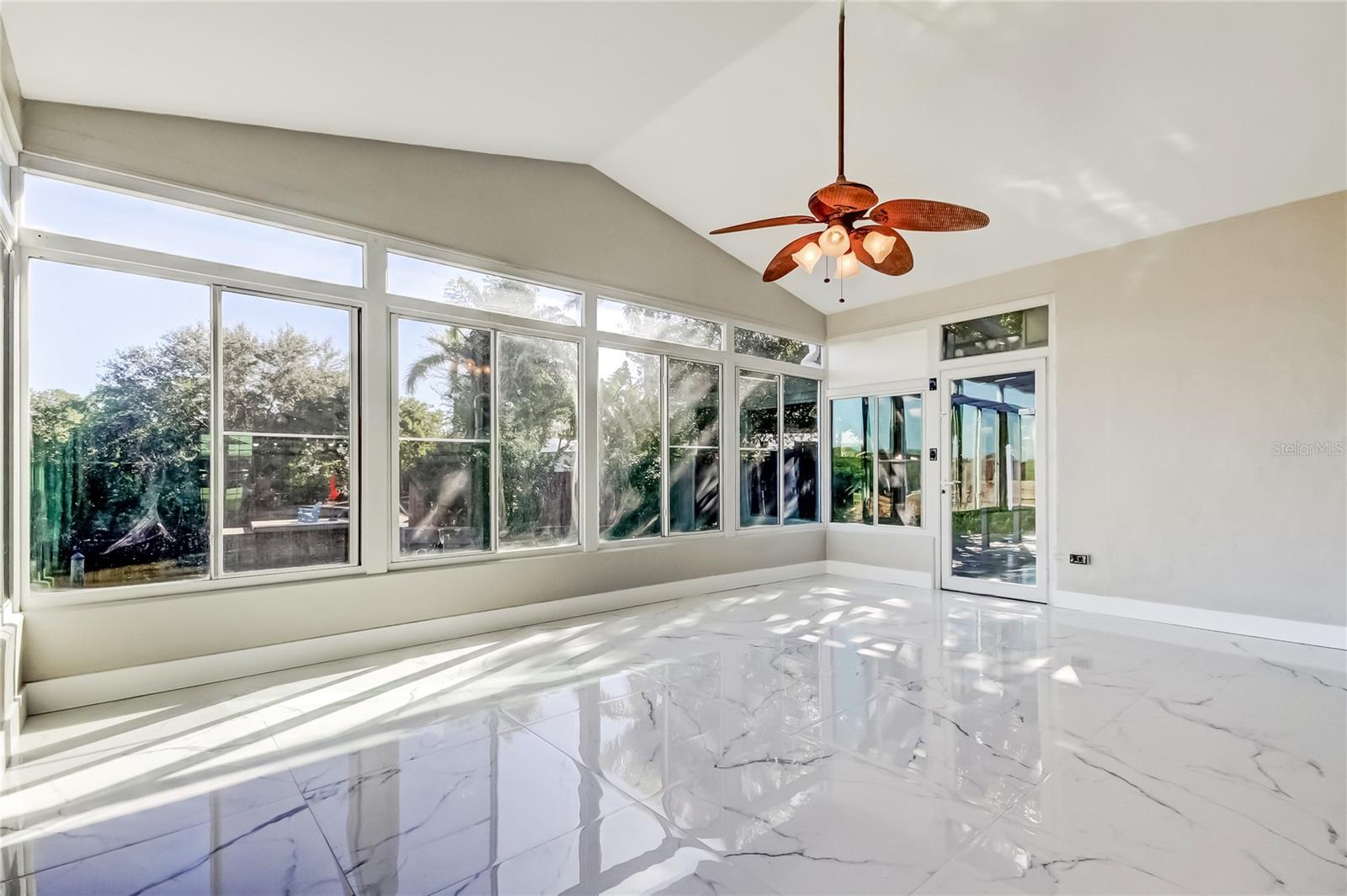 Image 48 of 70 For 1992 Arvis Circle E