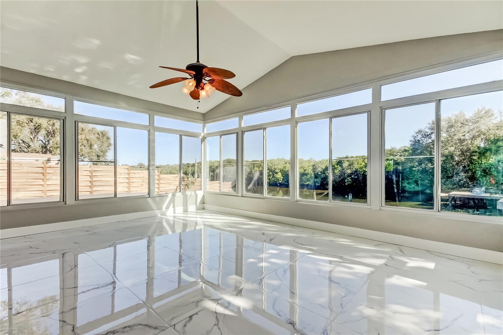 Image 49 of 70 For 1992 Arvis Circle E