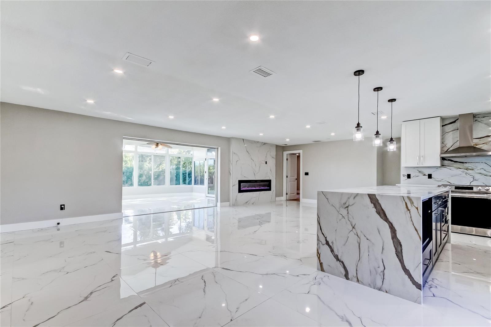 Image 6 of 70 For 1992 Arvis Circle E