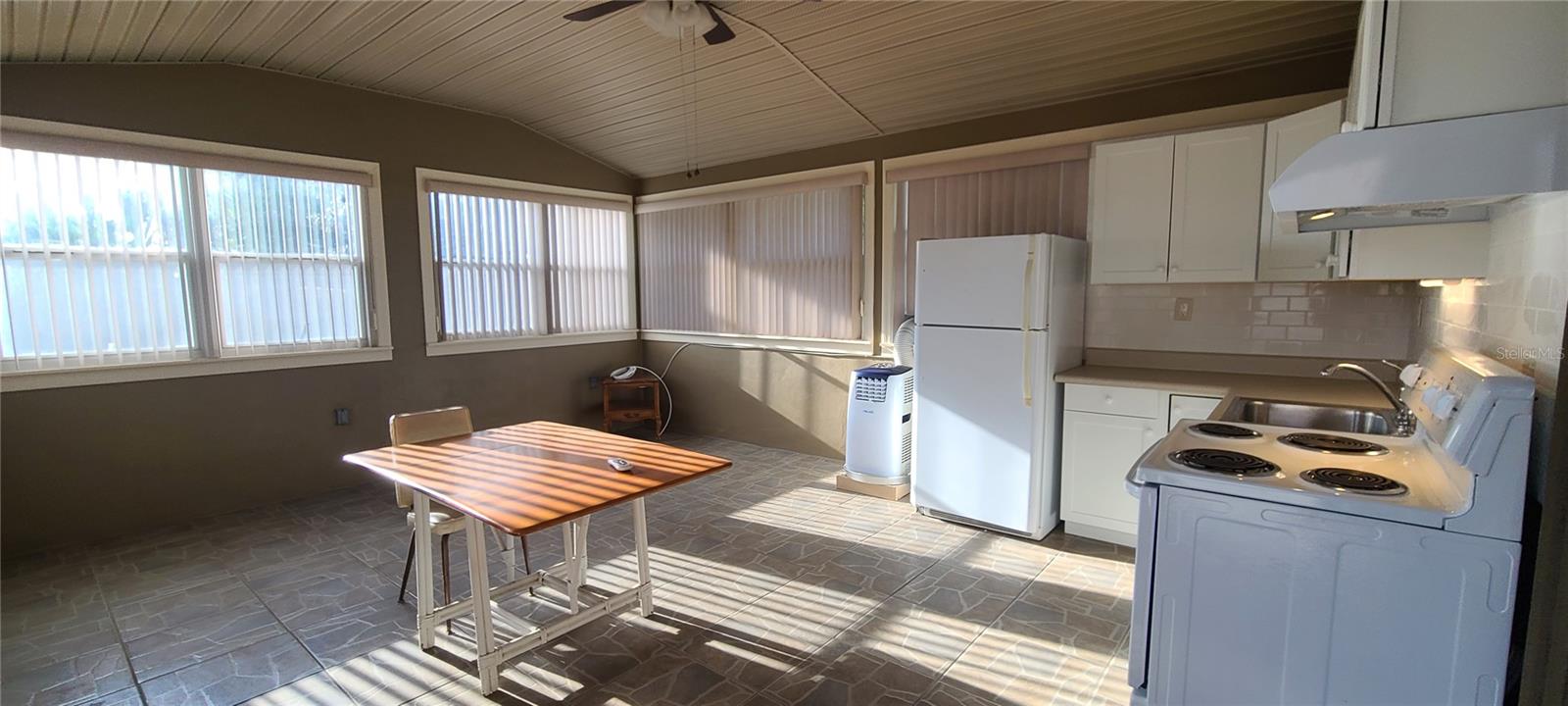 Image 23 of 67 For 514 Brandon Avenue