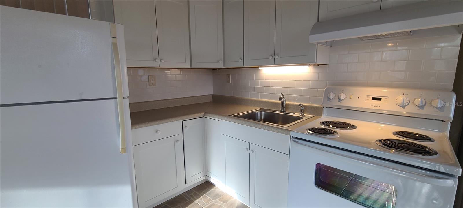 Image 24 of 67 For 514 Brandon Avenue