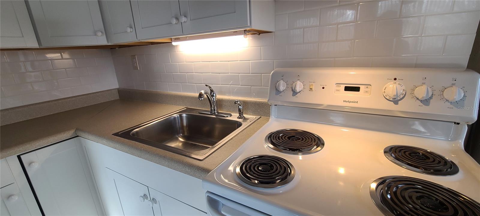 Image 25 of 67 For 514 Brandon Avenue