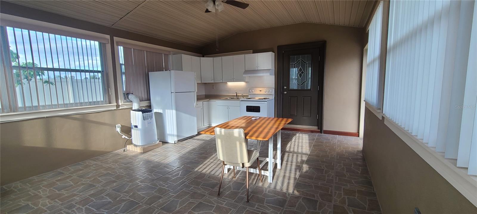 Image 26 of 67 For 514 Brandon Avenue