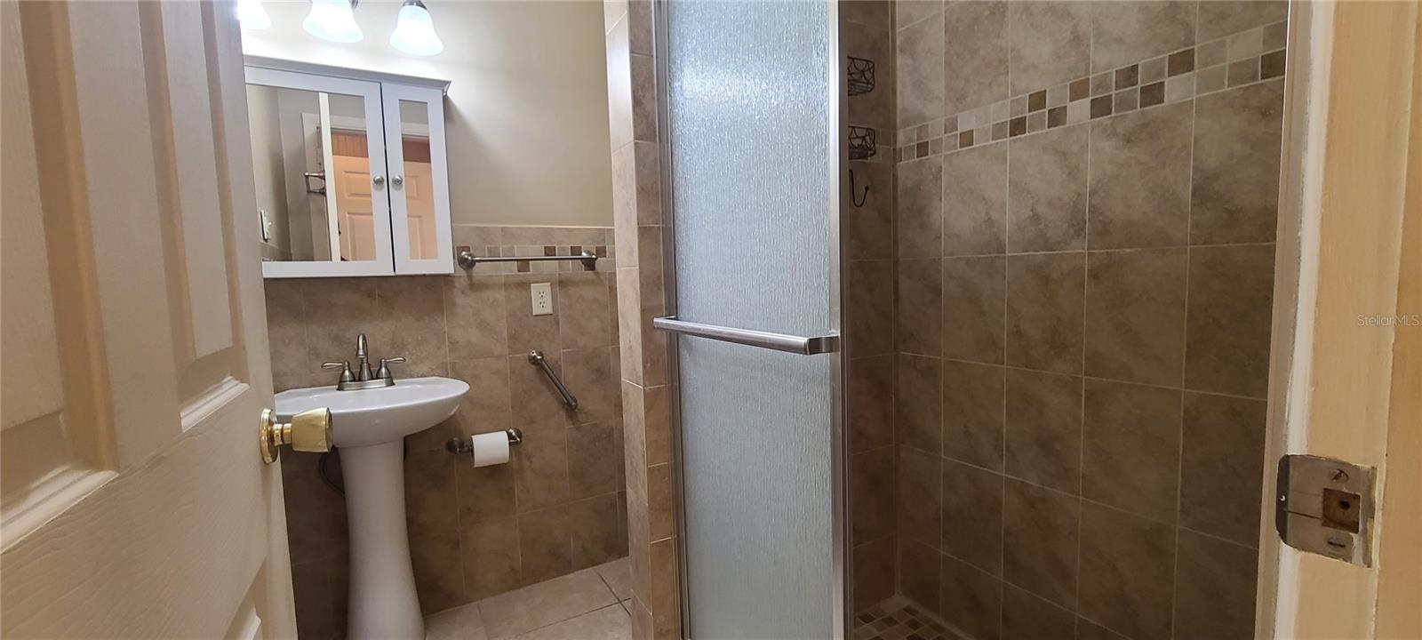 Image 29 of 67 For 514 Brandon Avenue